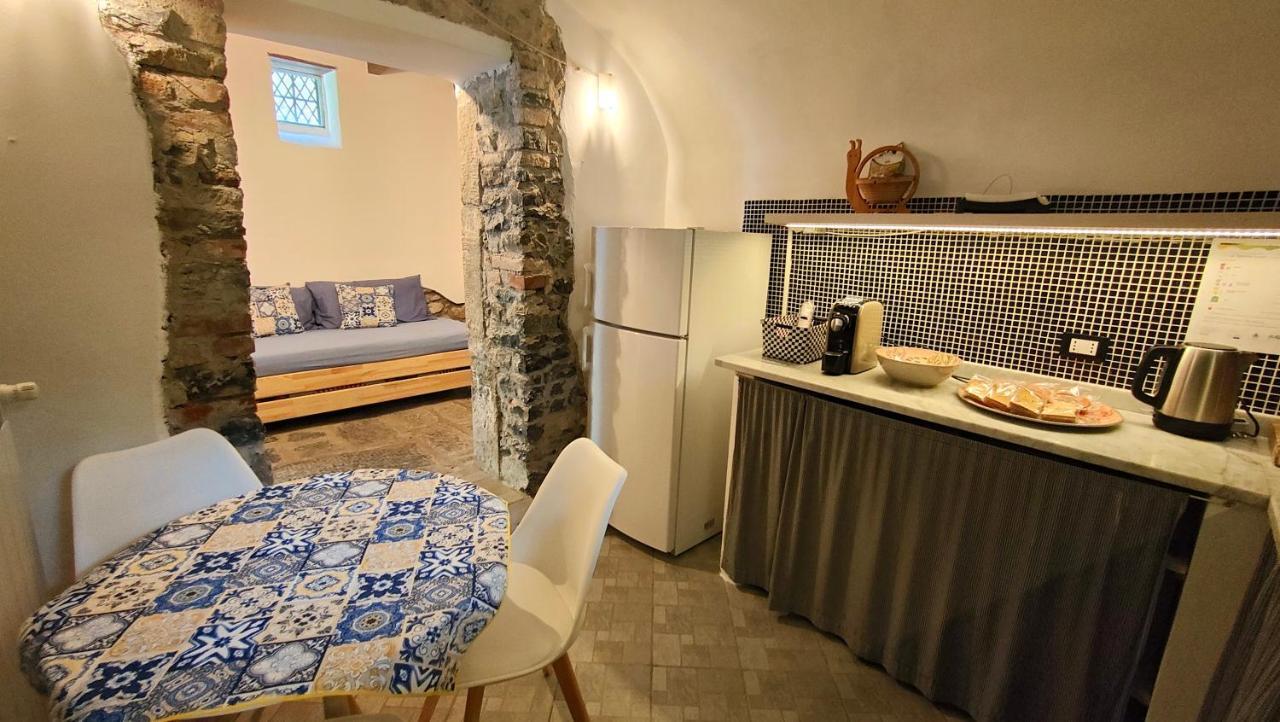 La Casa Delle Pietre Parlanti - Casa In Pietra Ai Piedi Del Parco Delle 5 Terre Bed & Breakfast Biassa Exterior photo